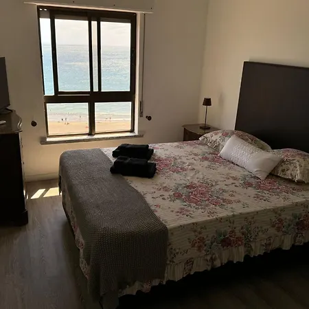 Beachfront Amazing Location - 19th Hole Apartament