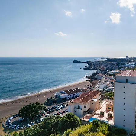 Beachfront Amazing Location - 19th Hole Apartament