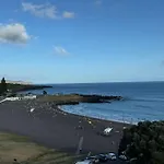 Beachfront Amazing Location - 19th Hole Apartment Ponta Delgada (Sao Miguel)